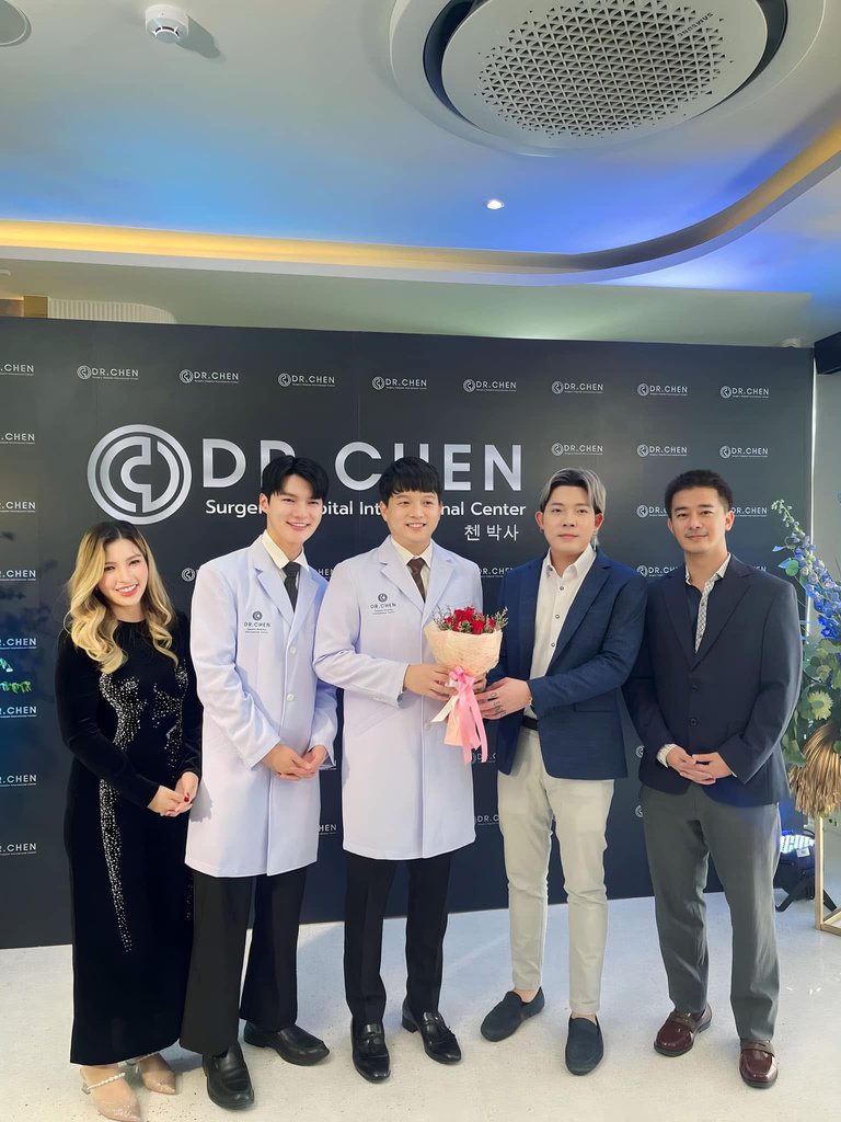 M Group team with international partner clinic Dr. Chen